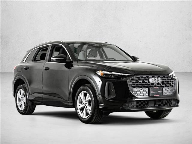 Certified 2025 Audi Q5 Premium w/ Convenience Package image 3