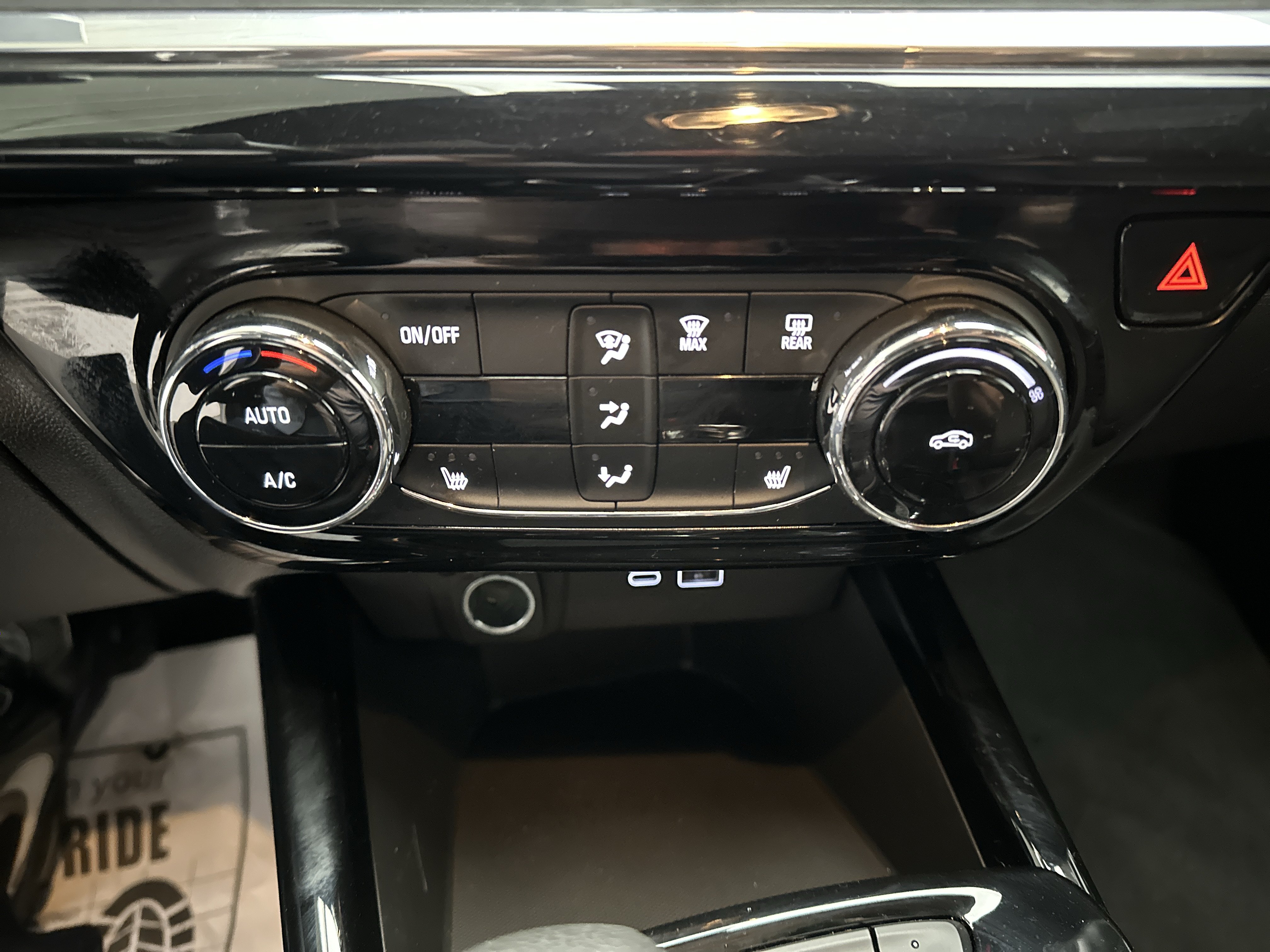 Used 2024 Chevrolet Trax RS w/ Driver Confidence Package FWD image 31