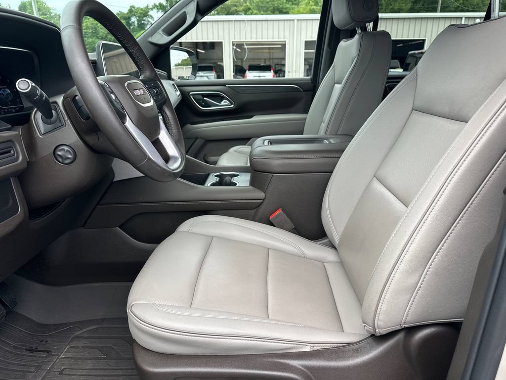Used 2024 GMC Yukon SLT w/ SLT Luxury Package RWD image 10