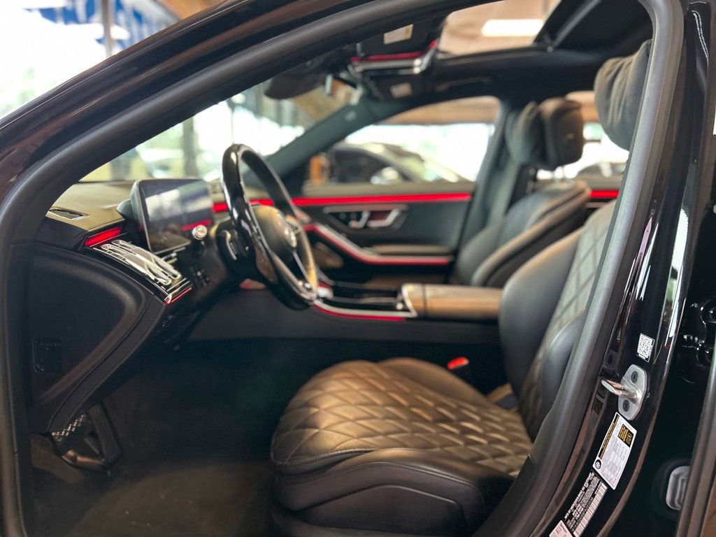 Used 2023 Mercedes-Benz S 580e 4MATIC Sedan w/ Warmth & Comfort Package image 18