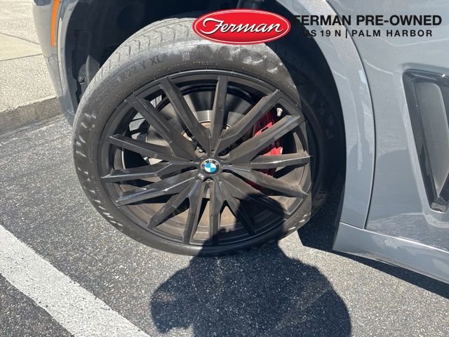 Used 2022 BMW X5 M50i w/ Executive Package image 4