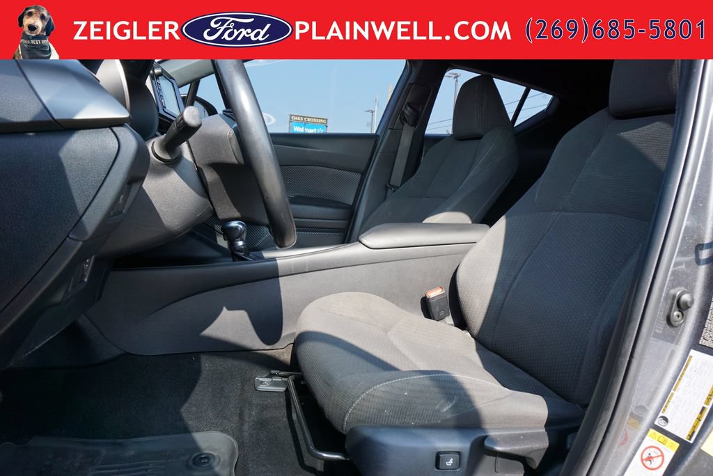 Used 2018 Toyota C-HR XLE FWD image 16