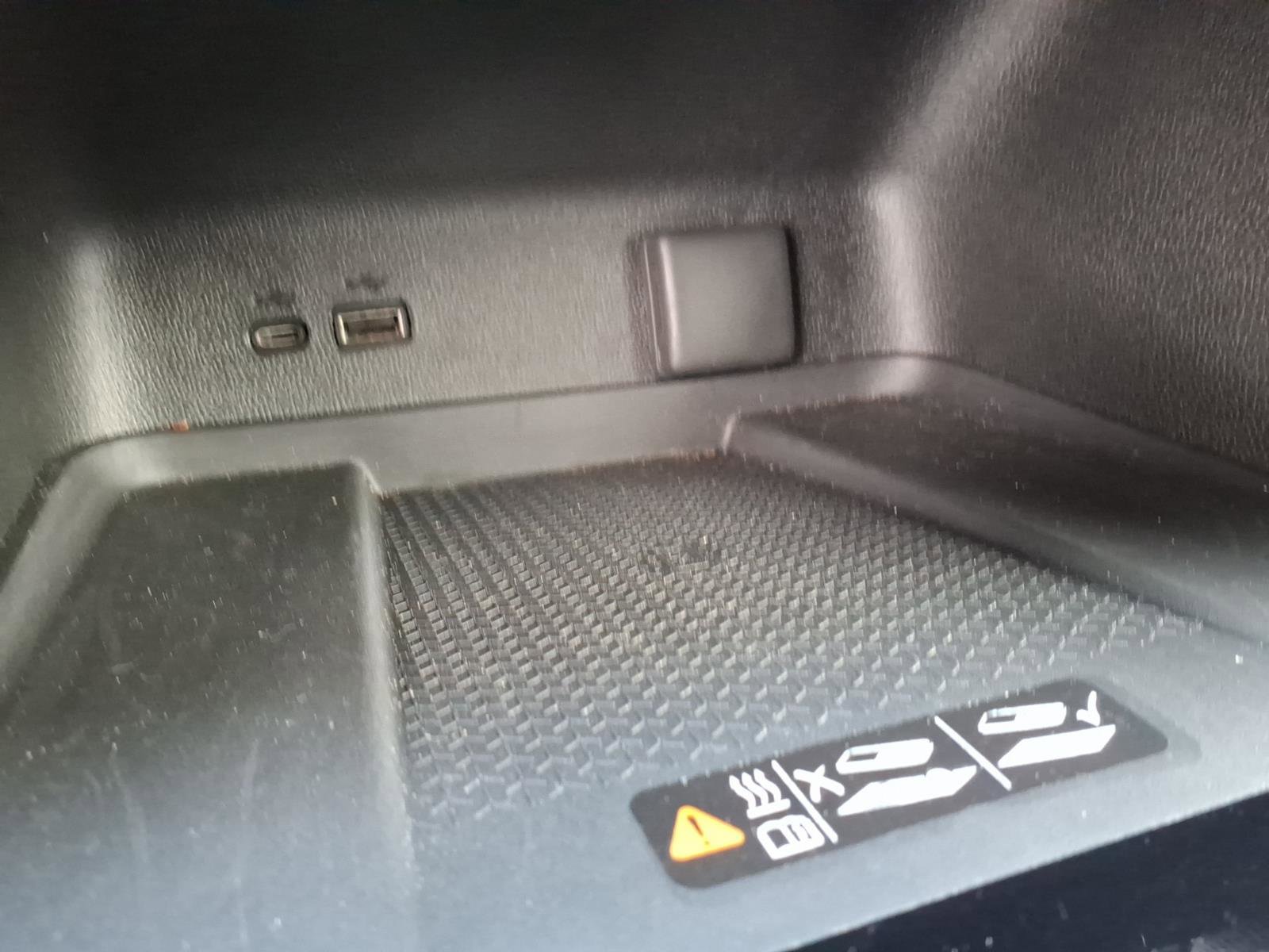 Certified 2025 Chevrolet Traverse RS w/ LPO, Floor Liner Package image 18