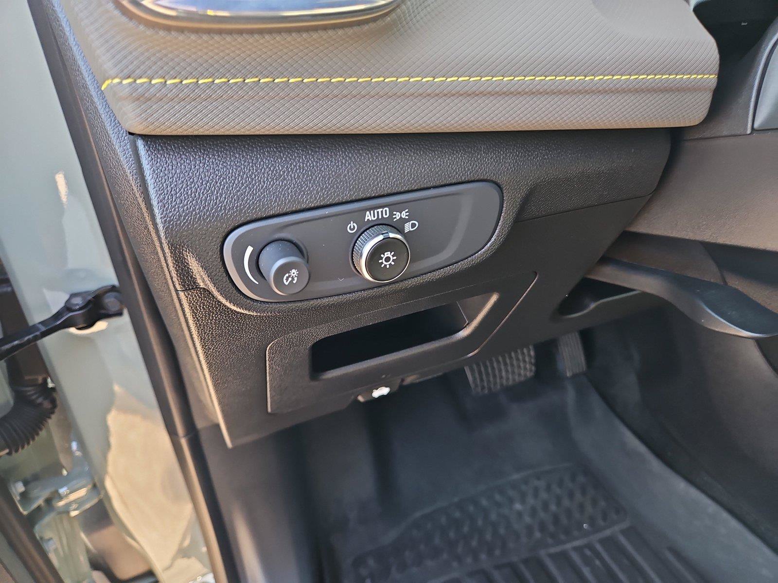 Used 2025 Chevrolet TrailBlazer ACTIV w/ Convenience Package FWD image 22