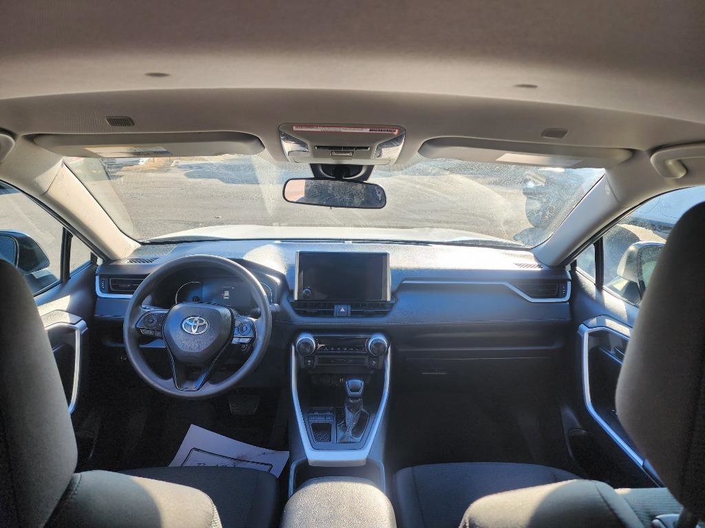 Used 2024 Toyota RAV4 LE image 12