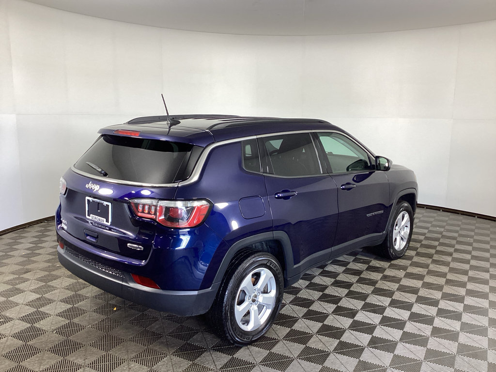 Used 2019 Jeep Compass Latitude AWD/4WD image 2