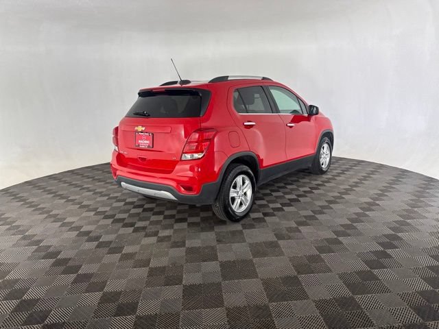 Used 2018 Chevrolet Trax LT w/ Sun & Sound Package AWD/4WD image 5