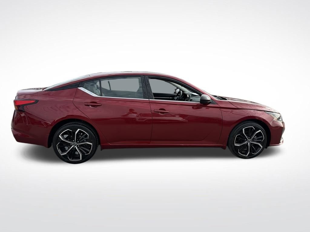 Used 2024 Nissan Altima 2.5 SR image 8