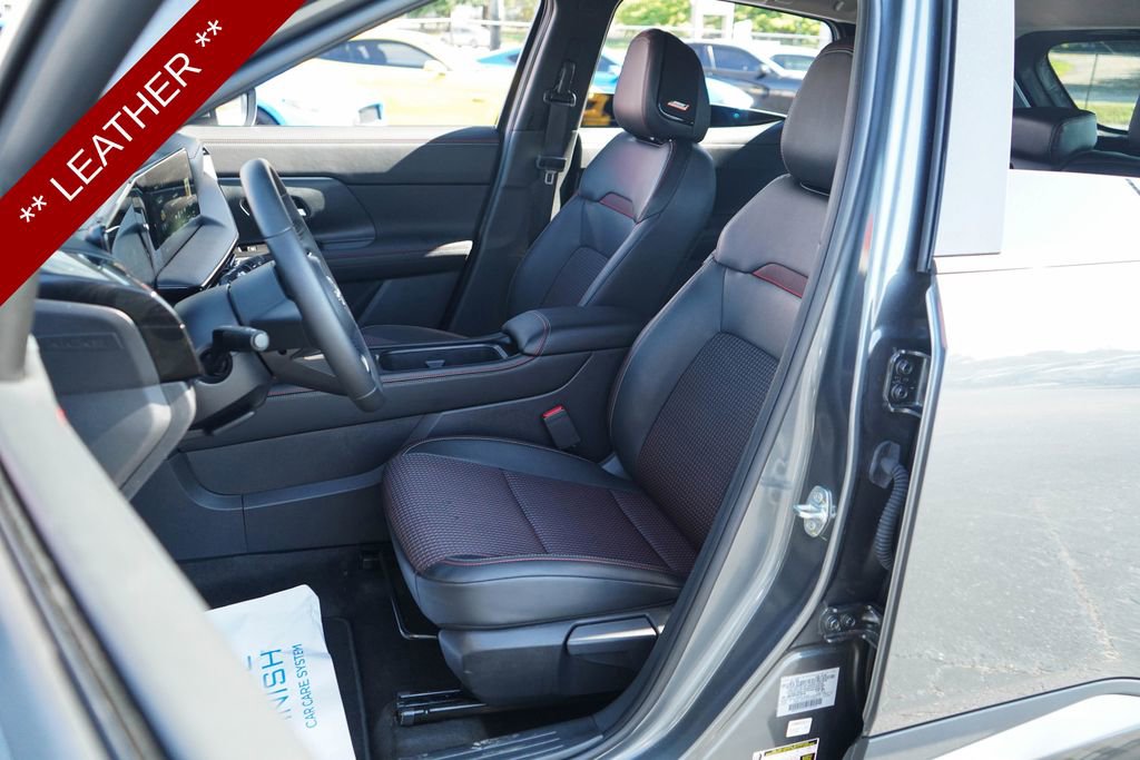 Used 2025 Nissan Kicks SR w/ SR Premium Package AWD/4WD image 6
