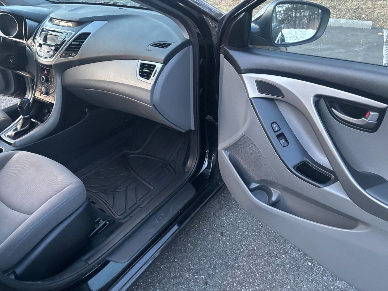 Used 2016 Hyundai Elantra SE image 26