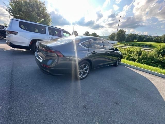 Used 2023 Honda Accord EX image 19