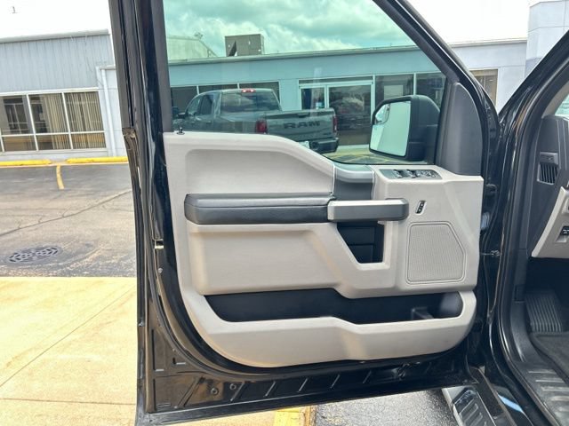 Used 2016 Ford F150 XLT w/ Equipment Group 302A Luxury AWD/4WD image 26