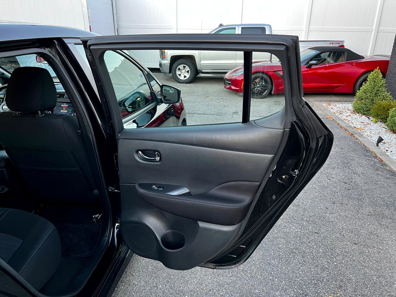 Used 2020 Nissan Leaf S w/ S Charge Package image 19