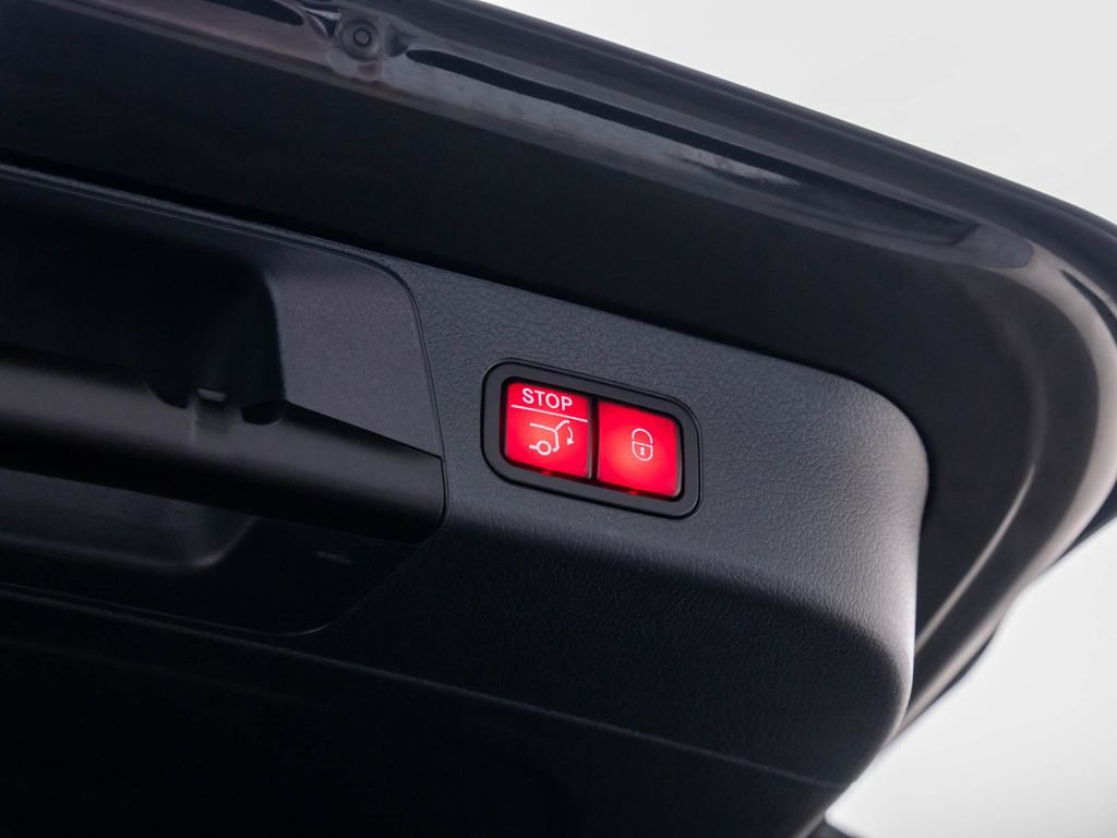 Used 2023 Mercedes-Benz GLB 250 4MATIC image 31