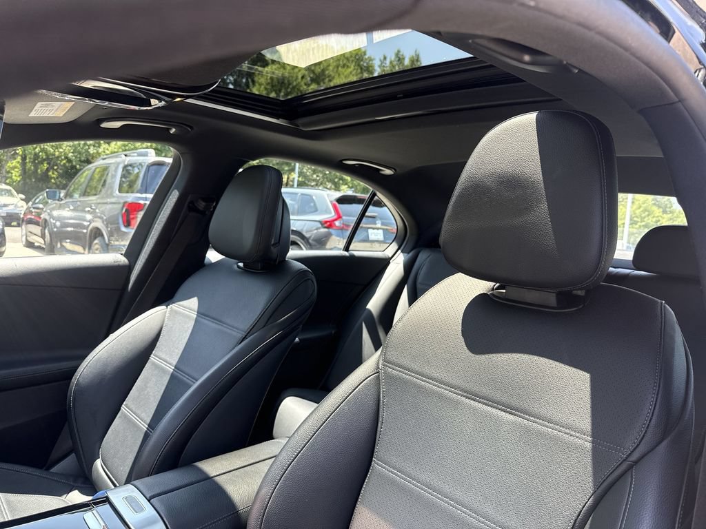 Used 2022 Mercedes-Benz C 300 Sedan image 16