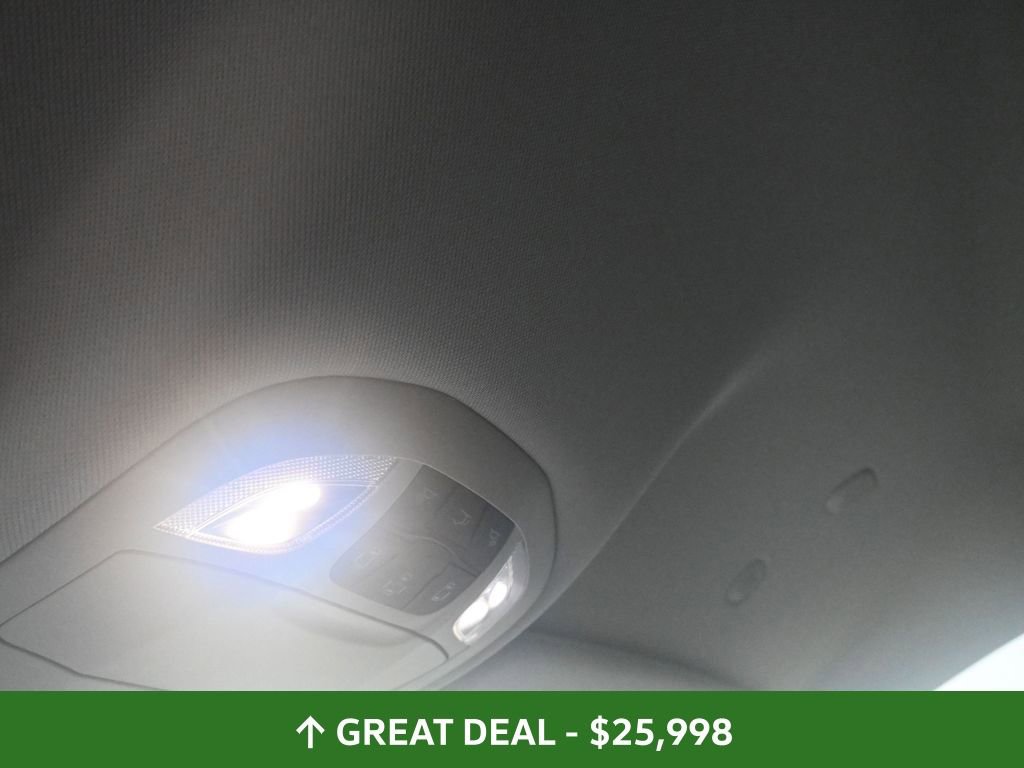 Used 2024 Chrysler Pacifica Touring-L image 36