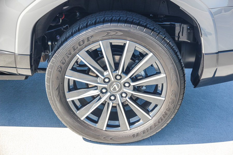Certified 2024 Lexus GX 550 w/ Accessory Package (Z1) AWD/4WD image 12