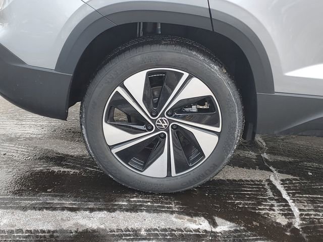 New 2026 Volkswagen Taos SE image 5