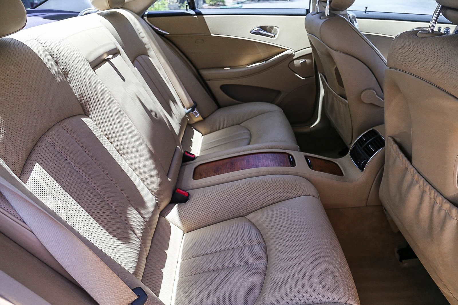 Used 2006 Mercedes-Benz CLS 500 image 16