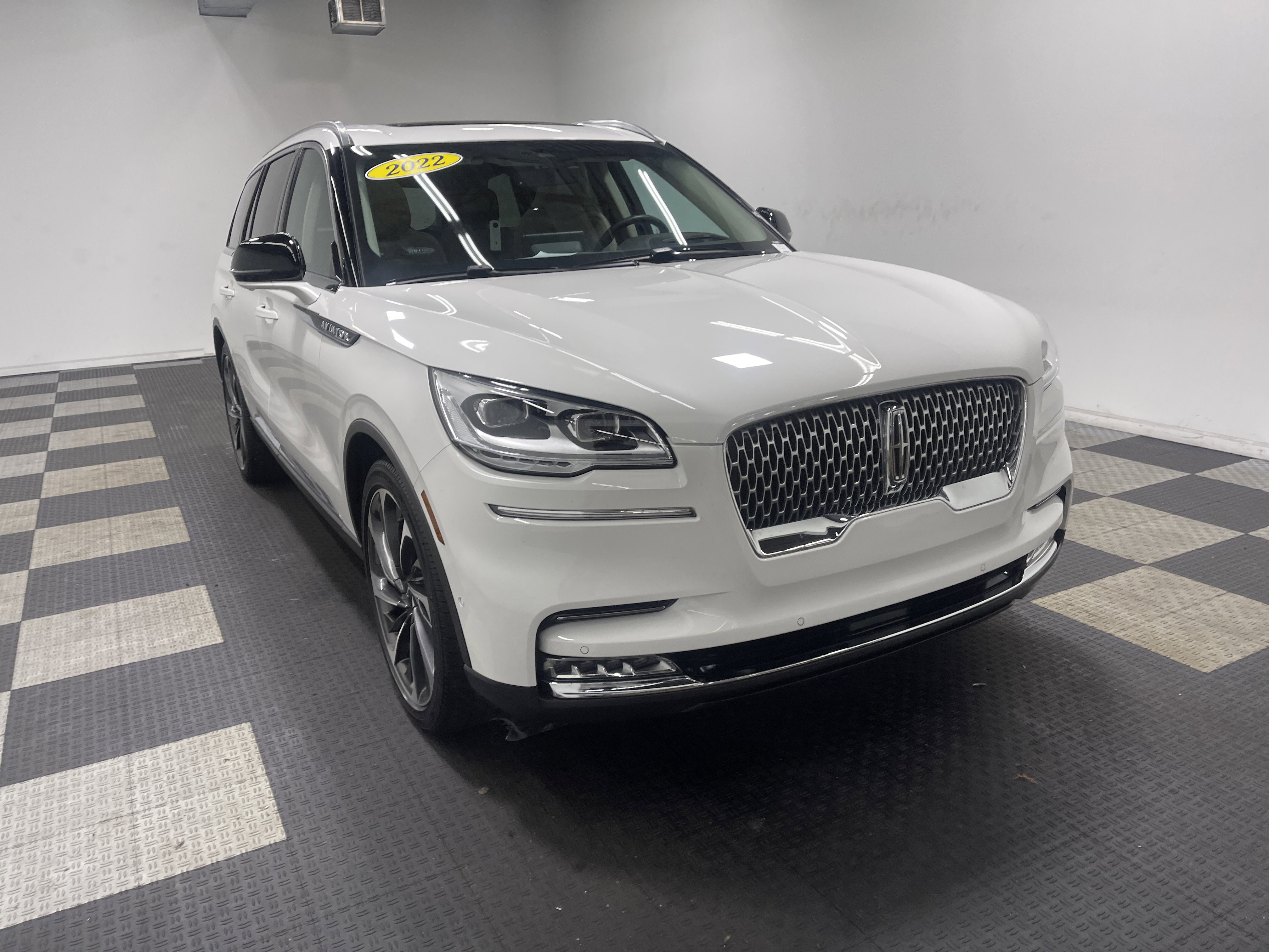 Used 2022 Lincoln Aviator Reserve w/ Equipment Group 201A image 6