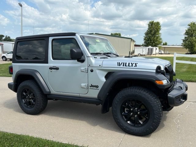 Used 2023 Jeep Wrangler Sport AWD/4WD image 3
