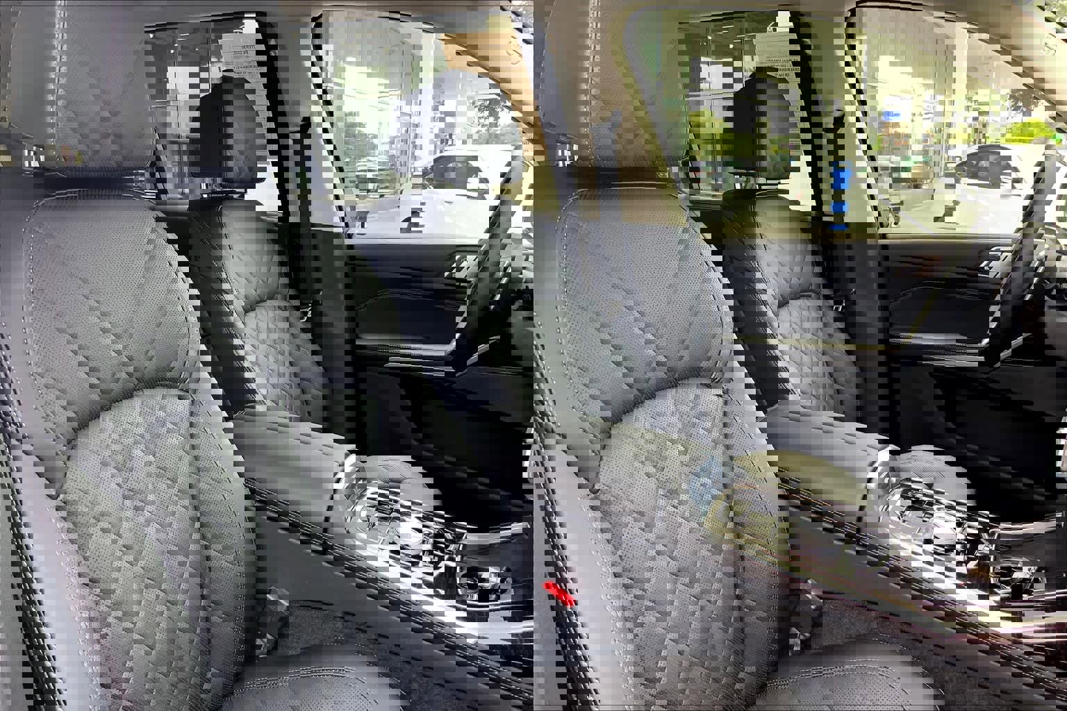 Used 2024 BMW X7 xDrive40i image 8