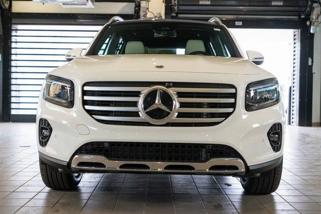 New 2026 Mercedes-Benz GLB 250 4MATIC image 2