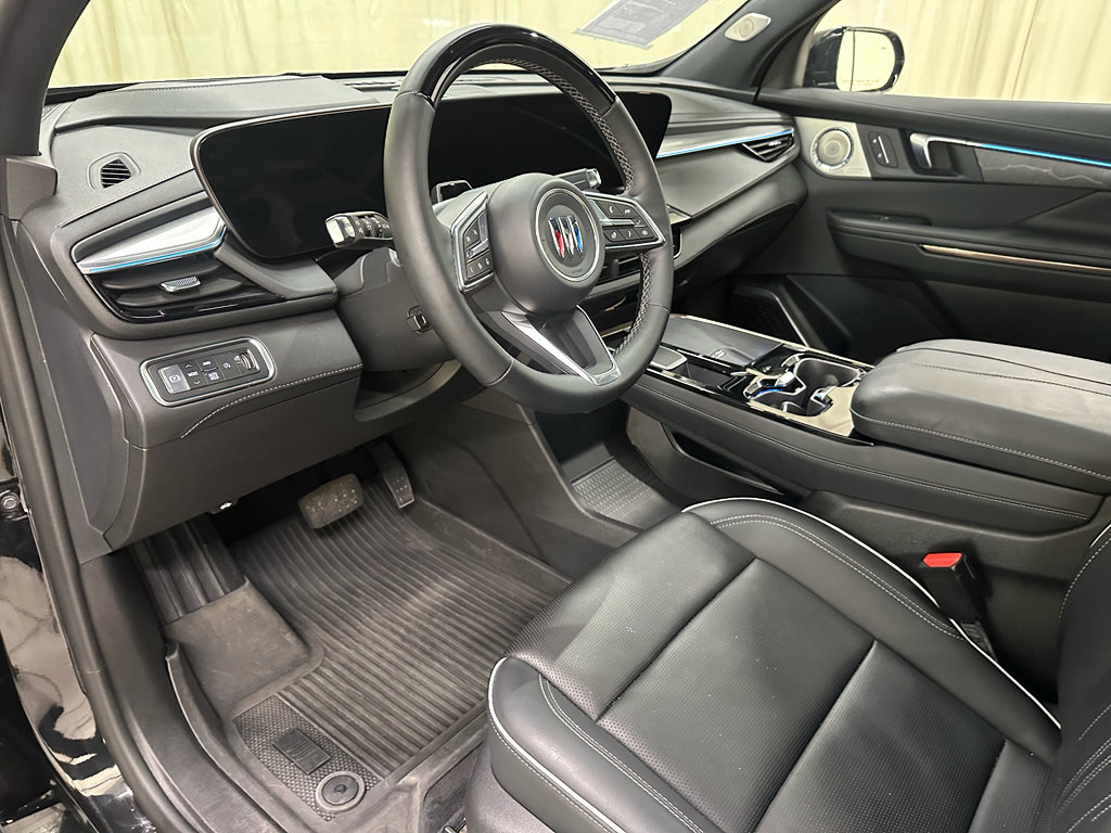 Certified 2025 Buick Enclave Avenir image 31