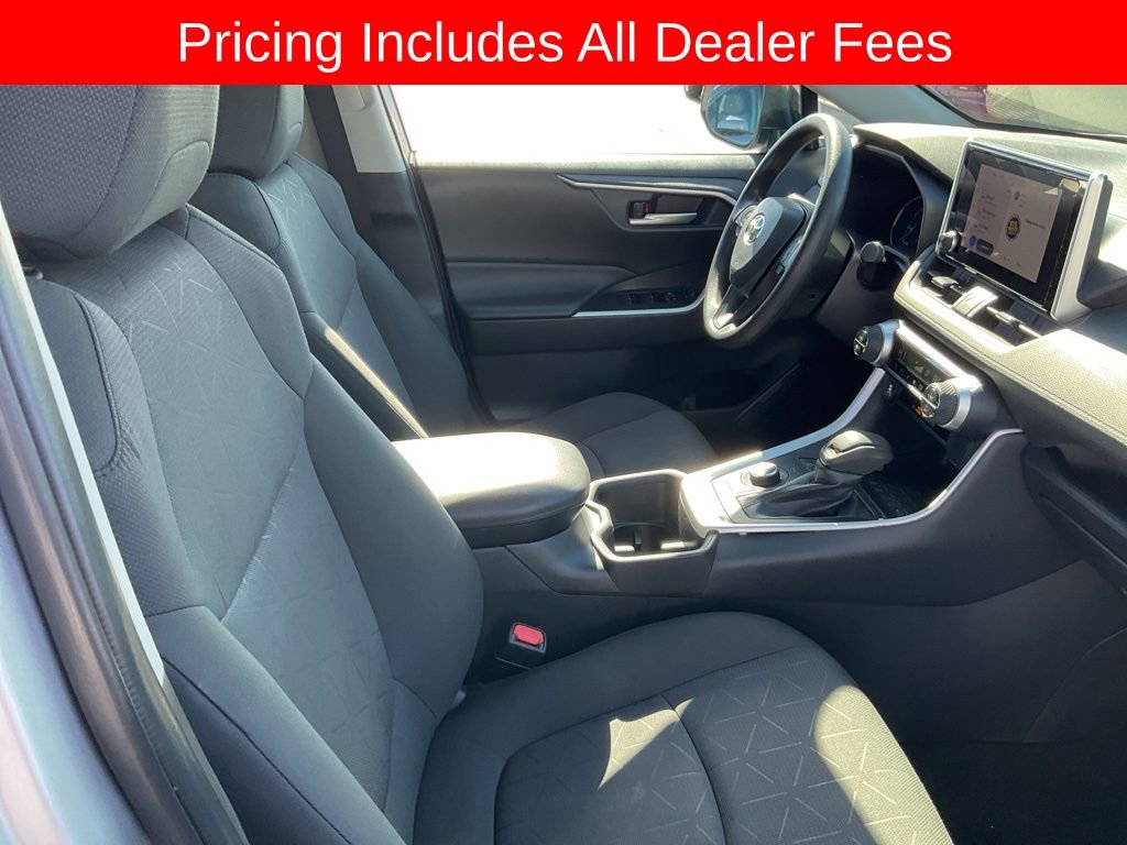 Used 2024 Toyota RAV4 XLE AWD/4WD image 18
