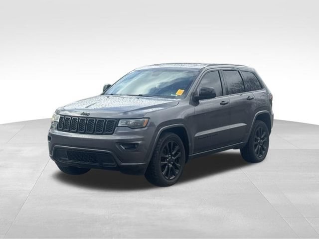 Used 2018 Jeep Grand Cherokee Altitude AWD/4WD image 9