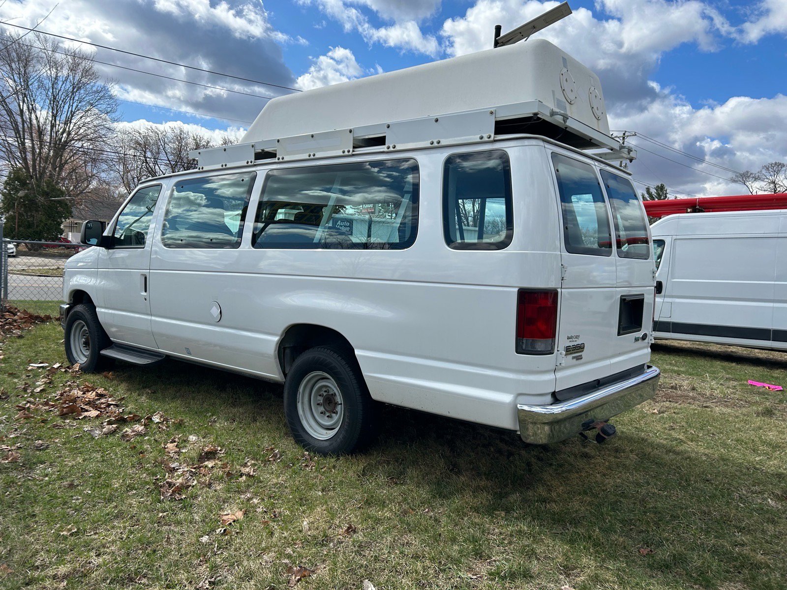 Used 2011 Ford E-350 and Econoline 350 XLT RWD image 7