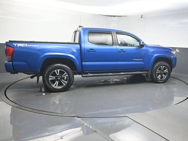 Used 2016 Toyota Tacoma TRD Sport w/ Premium & Technology Package RWD image 8