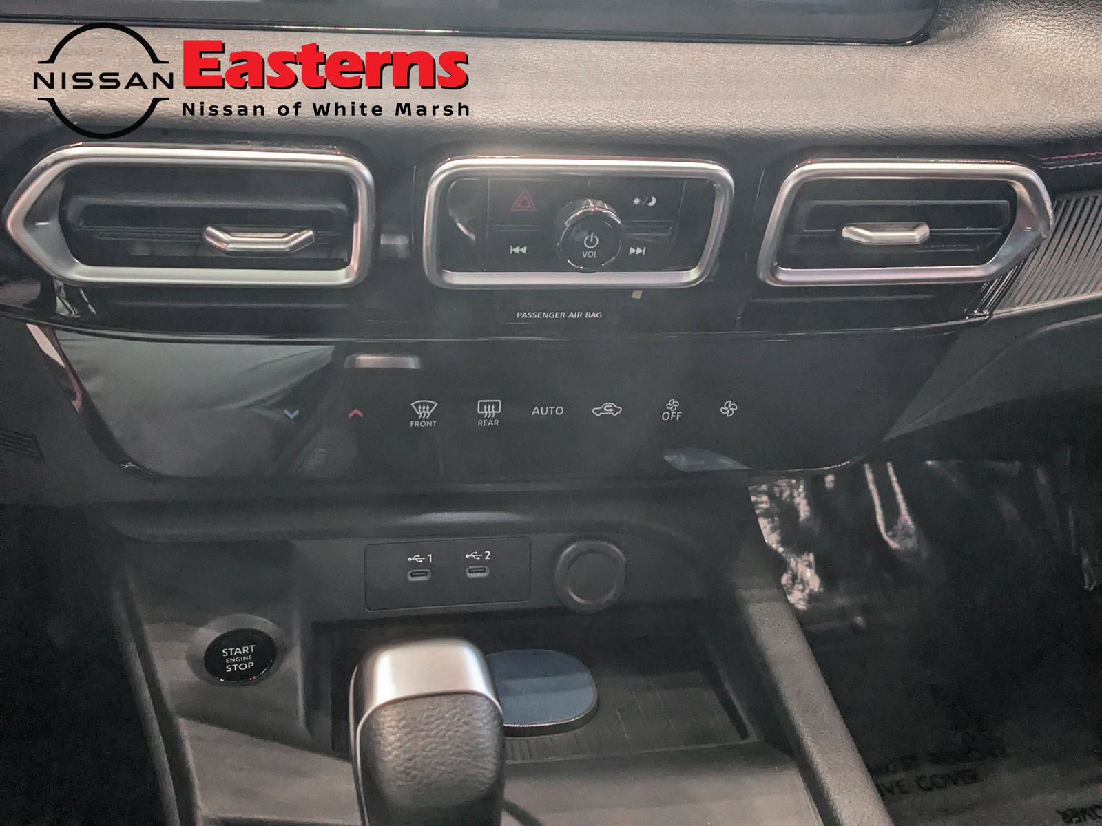 New 2027 Nissan Sentra SR w/ Floor Mat Package FWD image 17