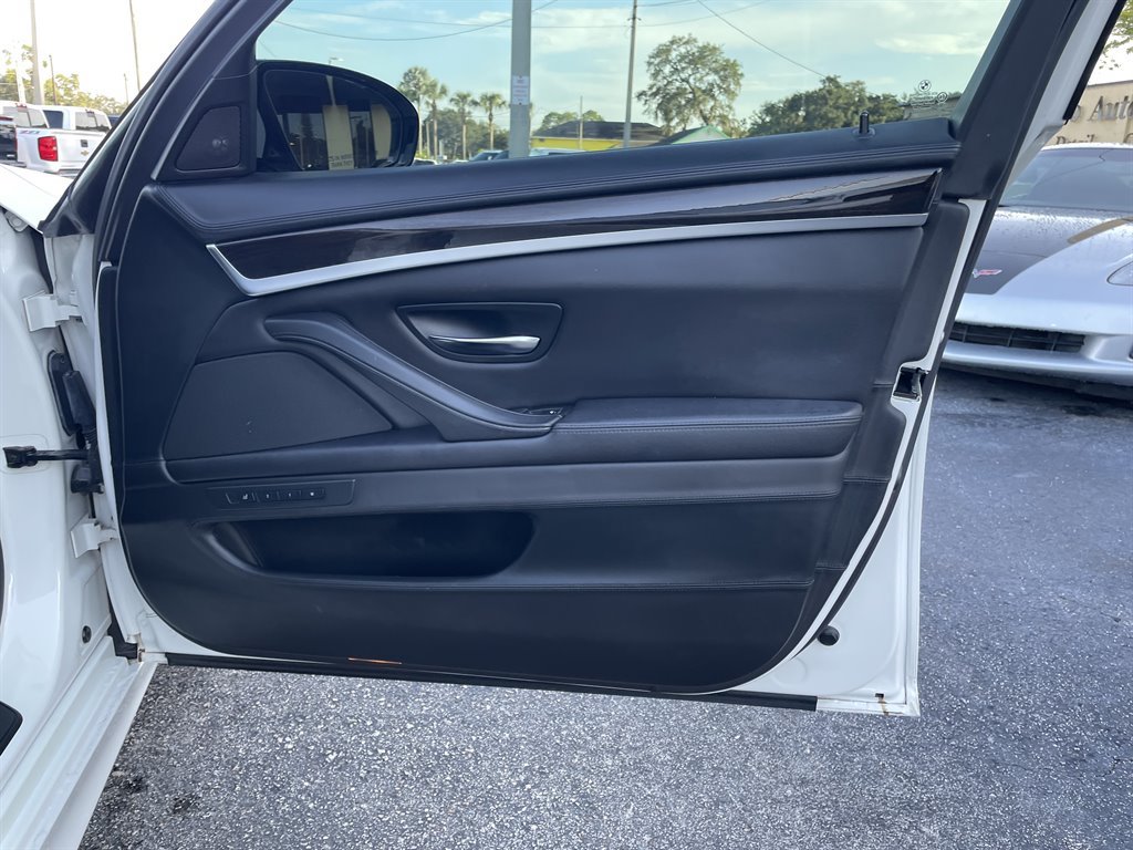 Used 2013 BMW M5 RWD image 45