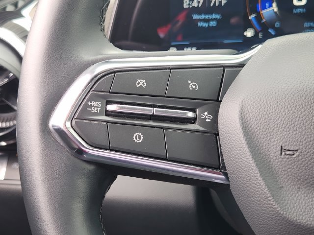 Used 2026 Chevrolet Equinox LT w/ Convenience Package II FWD image 25