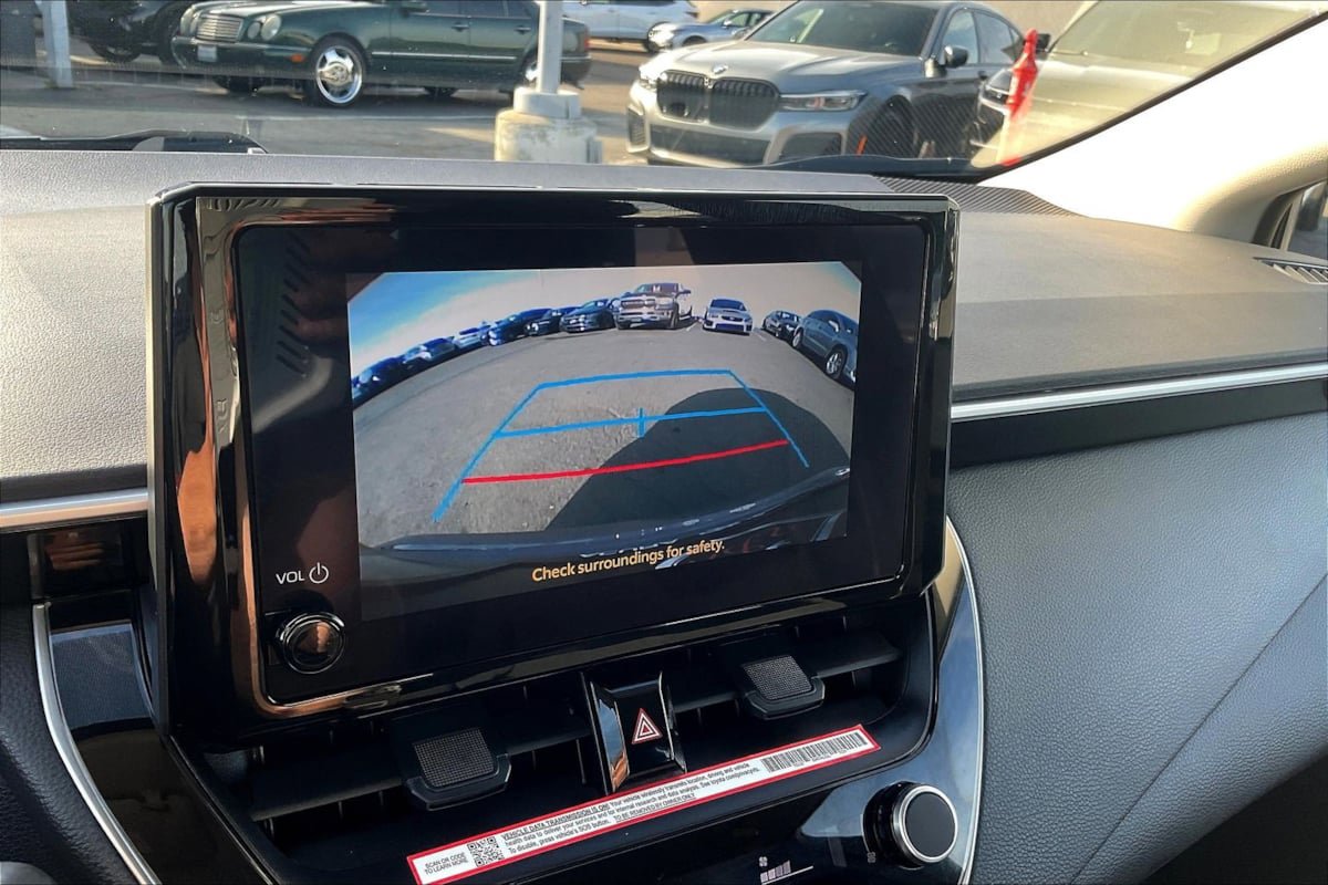 Used 2025 Toyota Corolla LE FWD image 18
