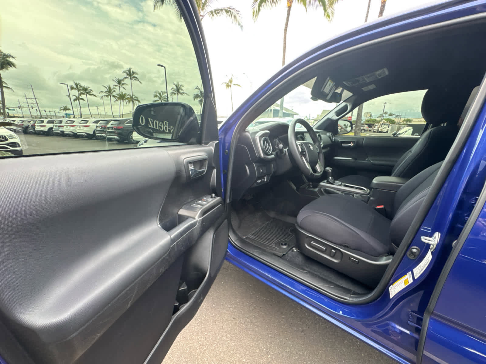 Used 2023 Toyota Tacoma TRD Off-Road AWD/4WD image 10