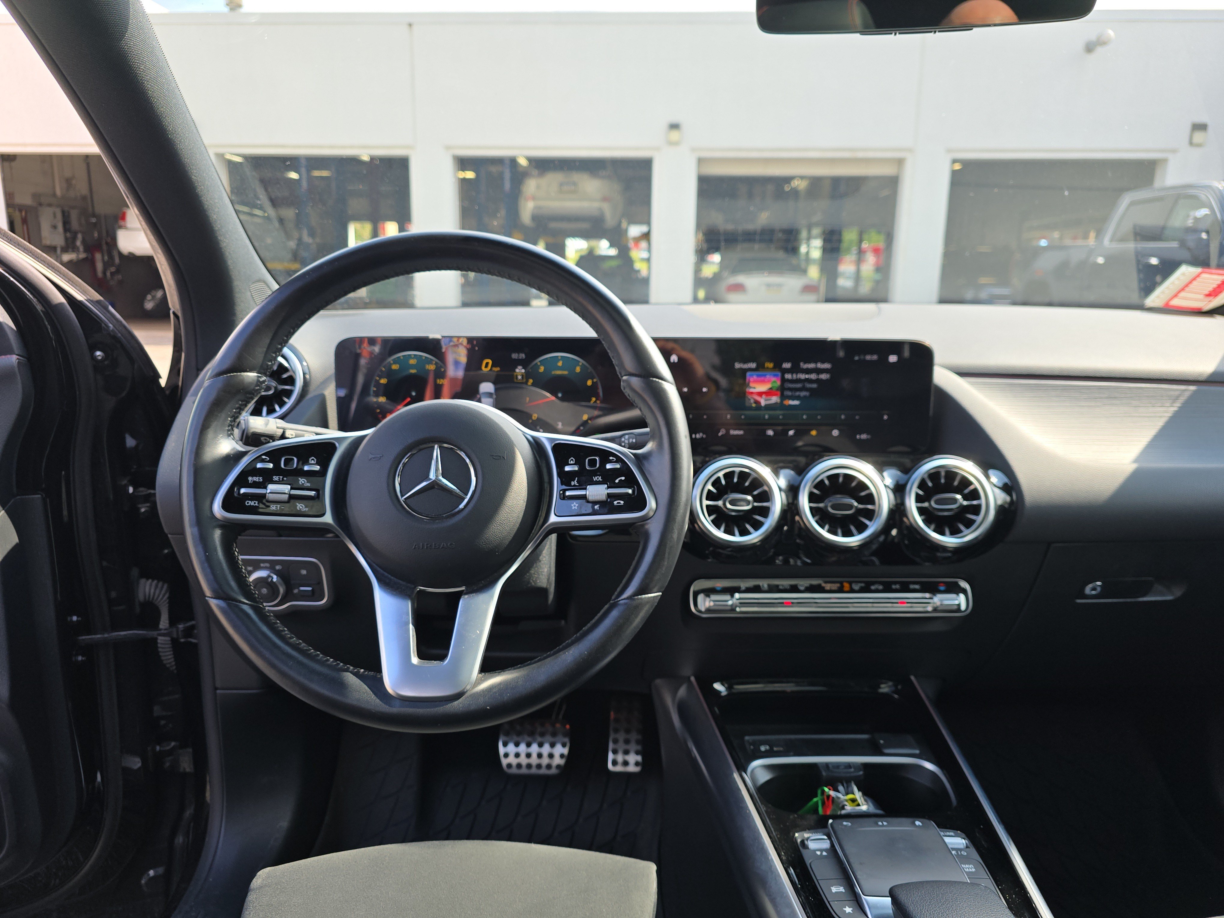 Used 2023 Mercedes-Benz GLA 250 4MATIC image 15
