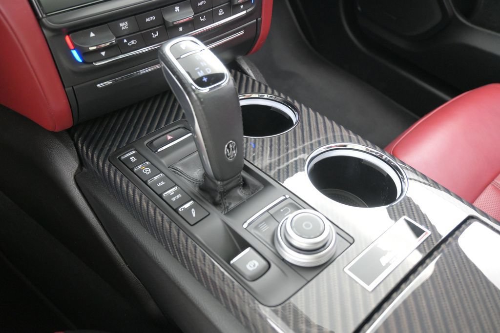 Used 2020 Maserati Quattroporte S GranSport Q4 AWD/4WD image 22