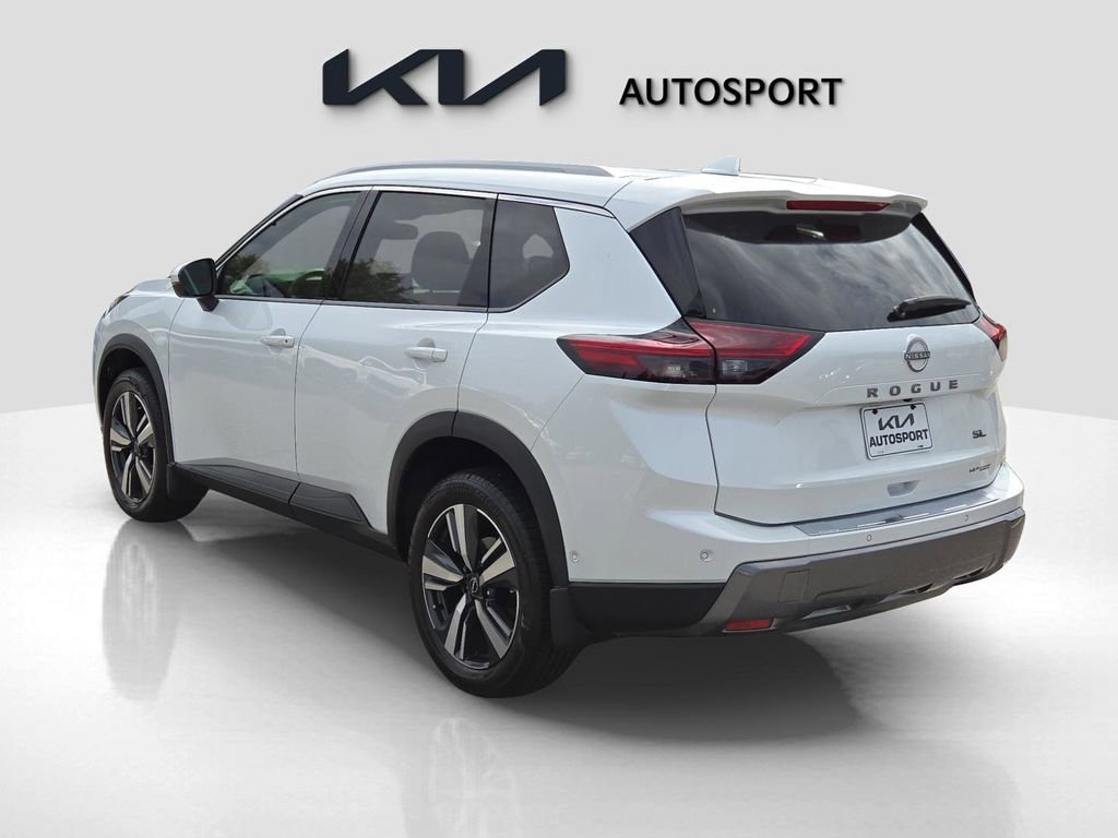 Used 2024 Nissan Rogue SL w/ SL Premium Package image 10