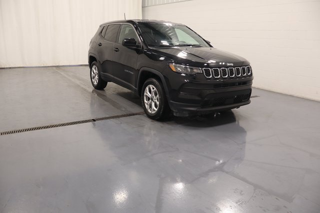 New 2025 Jeep Compass Sport image 1