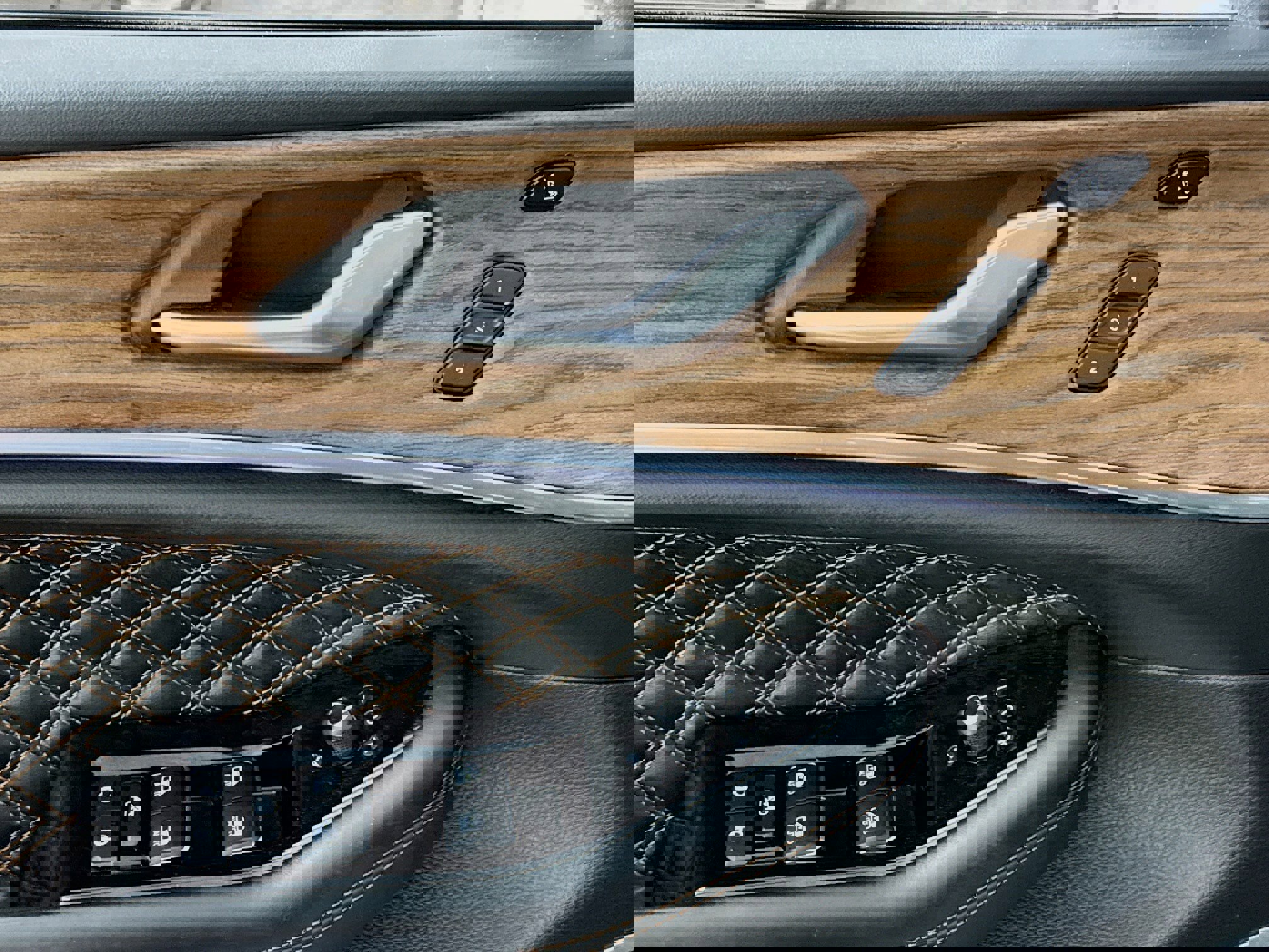 Used 2023 Jeep Grand Cherokee Summit w/ Advanced Protech Group IV image 21