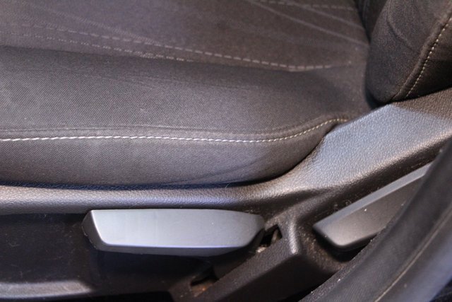 Used 2018 Ford Focus SE image 17