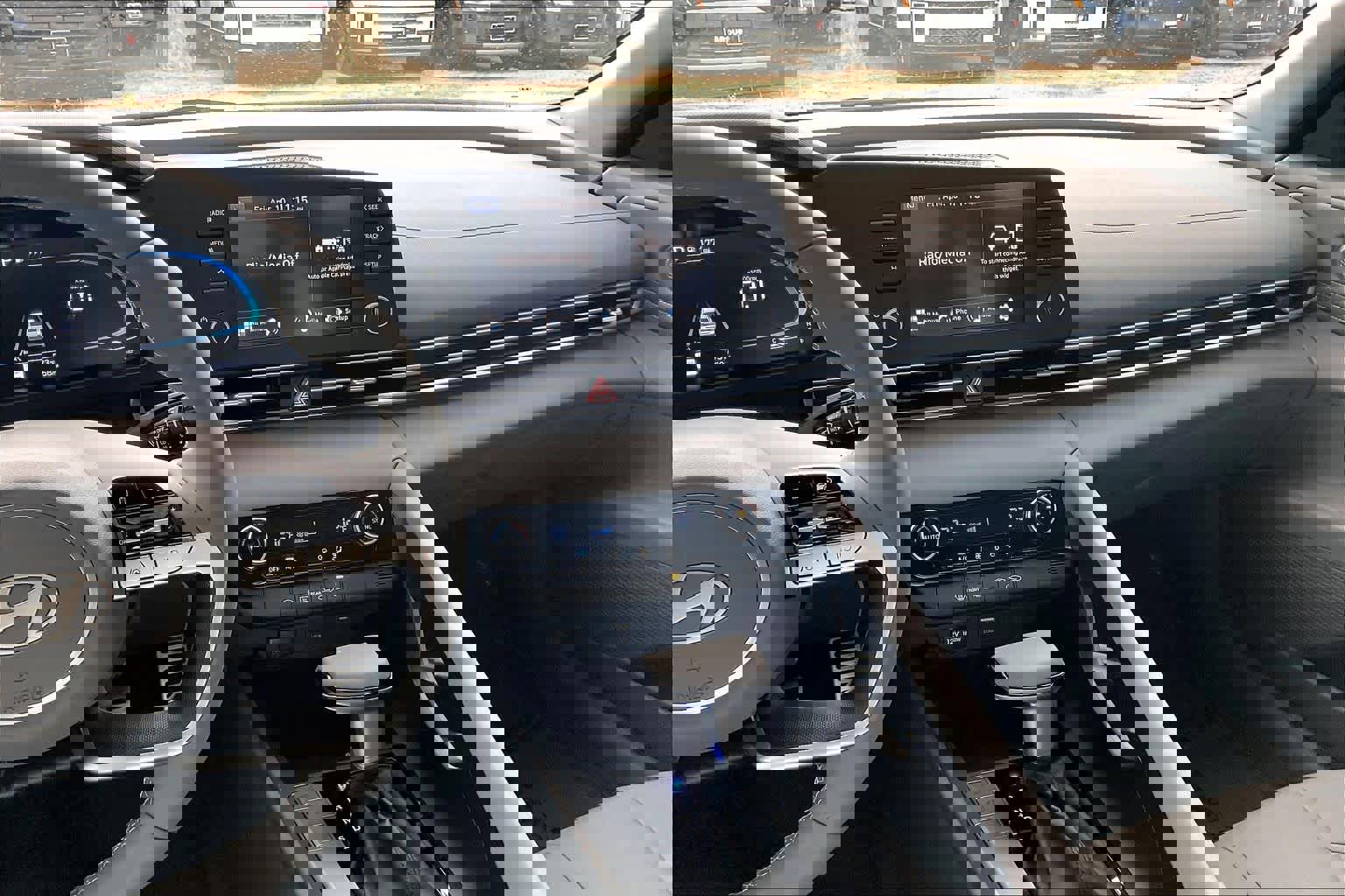 Certified 2025 Hyundai Elantra Sport image 7