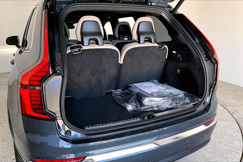 New 2026 Volvo XC90 B5 Plus AWD/4WD image 42