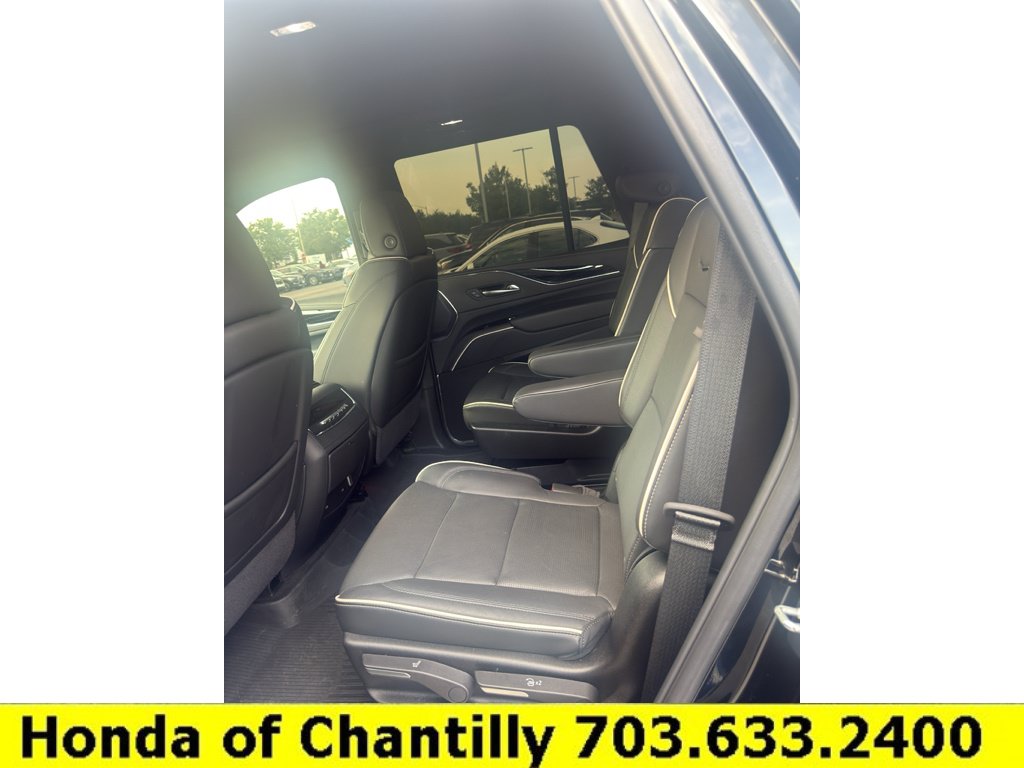 Used 2024 Cadillac Escalade Sport AWD/4WD image 4