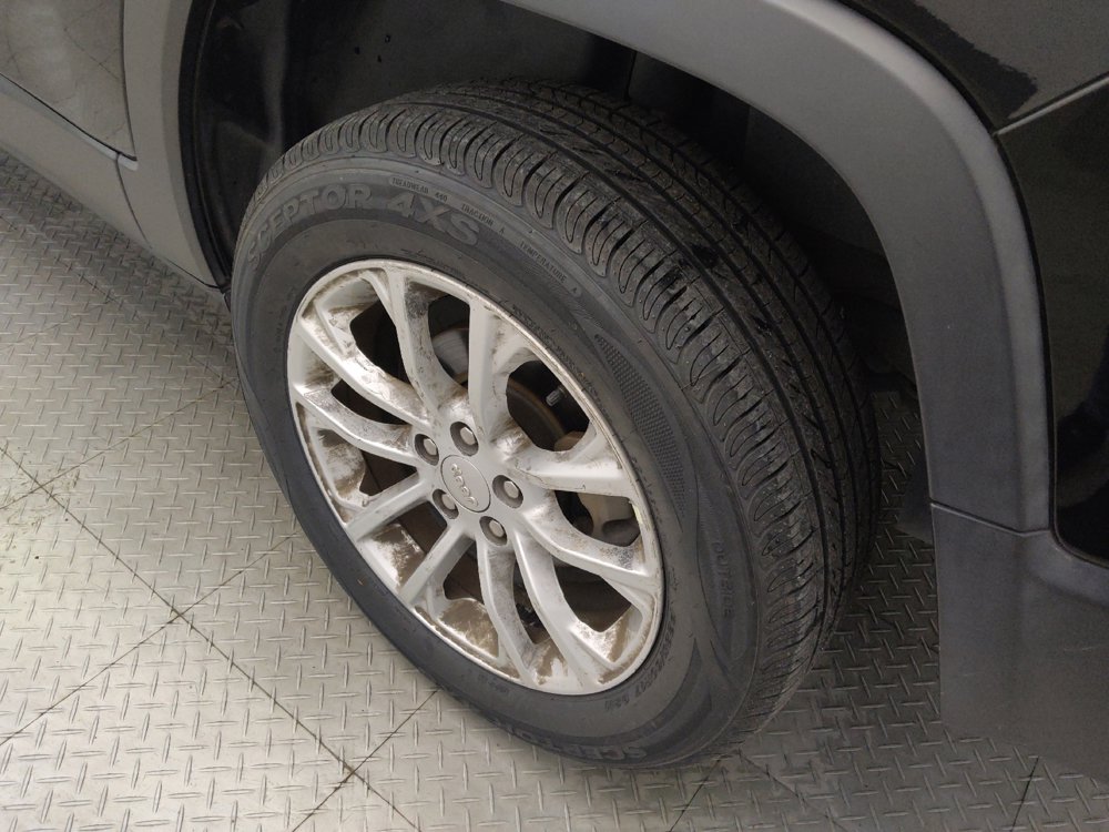 Used 2020 Jeep Cherokee Latitude FWD image 31
