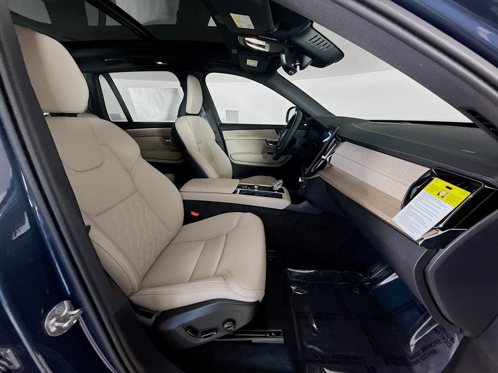 New 2026 Volvo XC90 T8 Plus w/ Protection Package Premier AWD/4WD image 31
