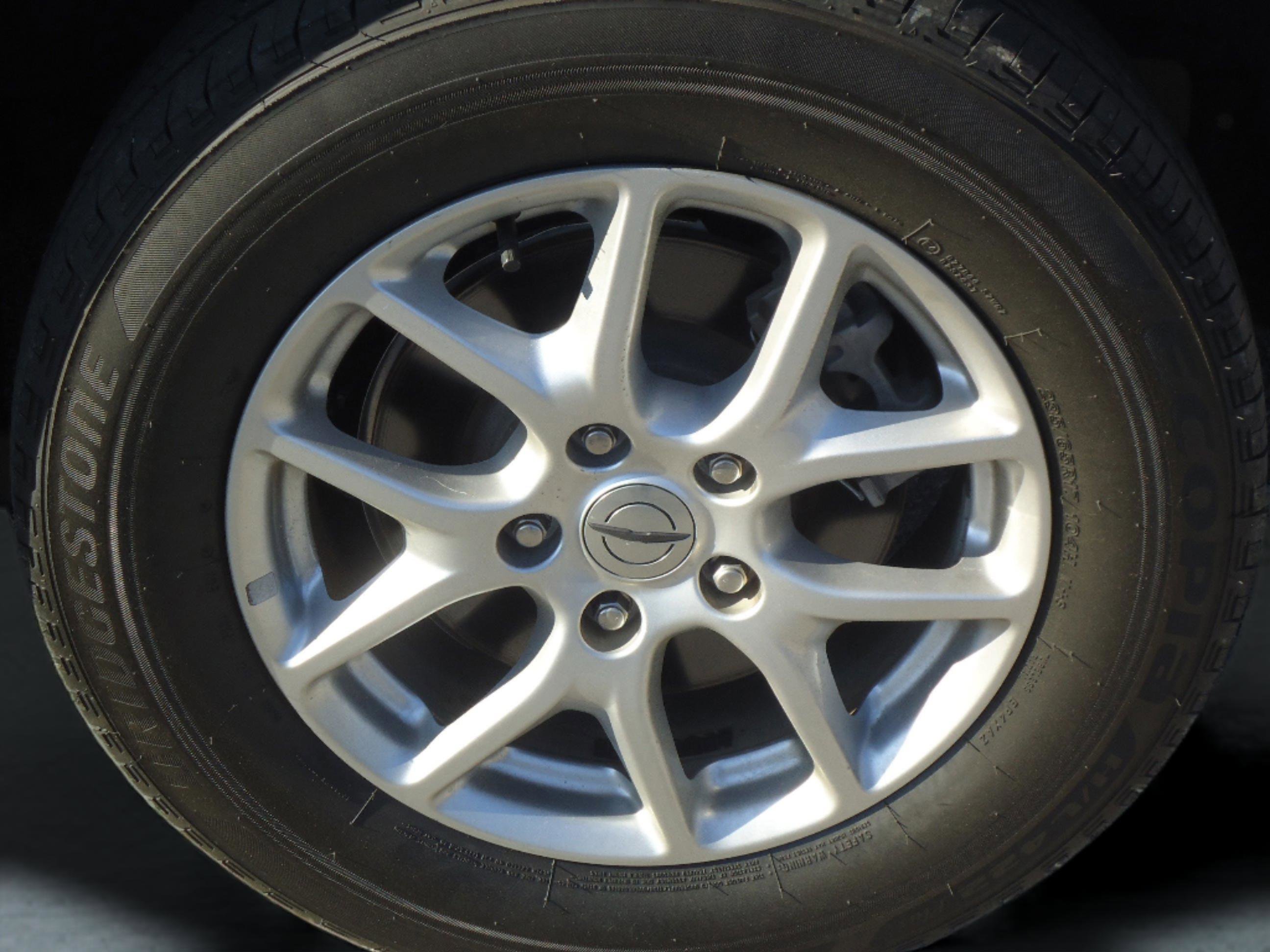 Used 2023 Chrysler Voyager LX image 11