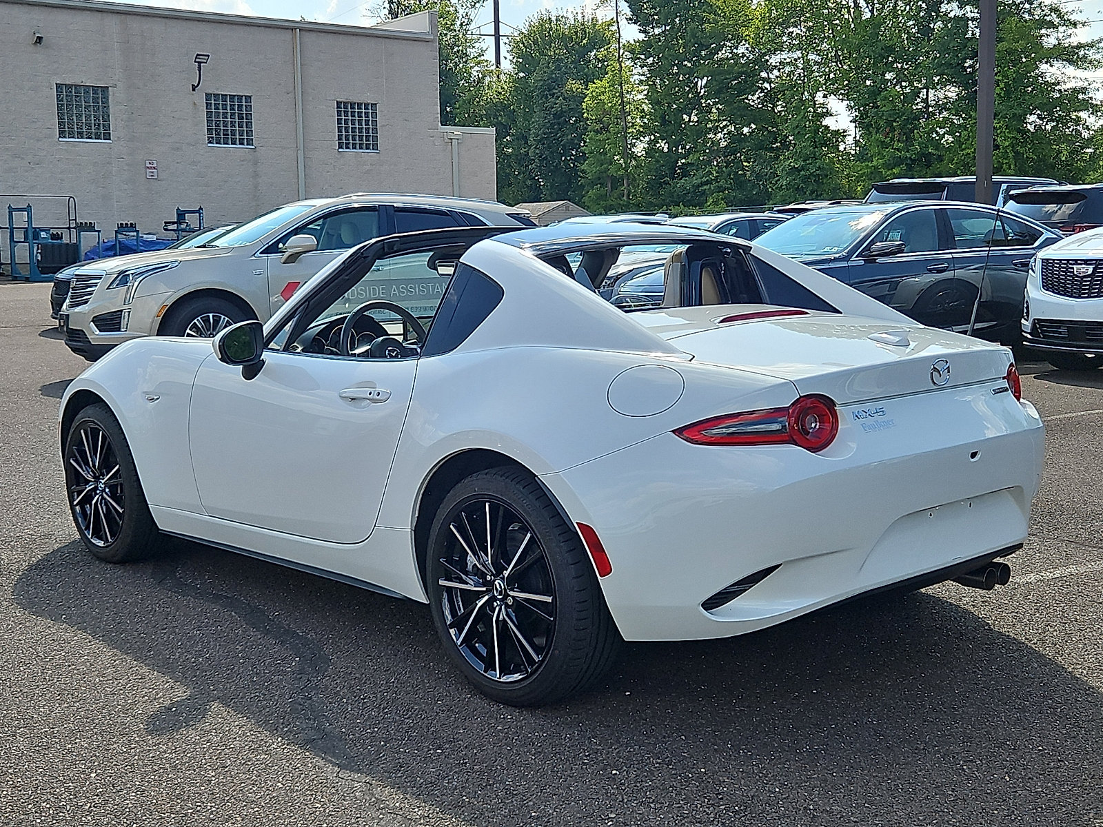 Used 2024 MAZDA MX-5 Miata RF Grand Touring RWD image 4